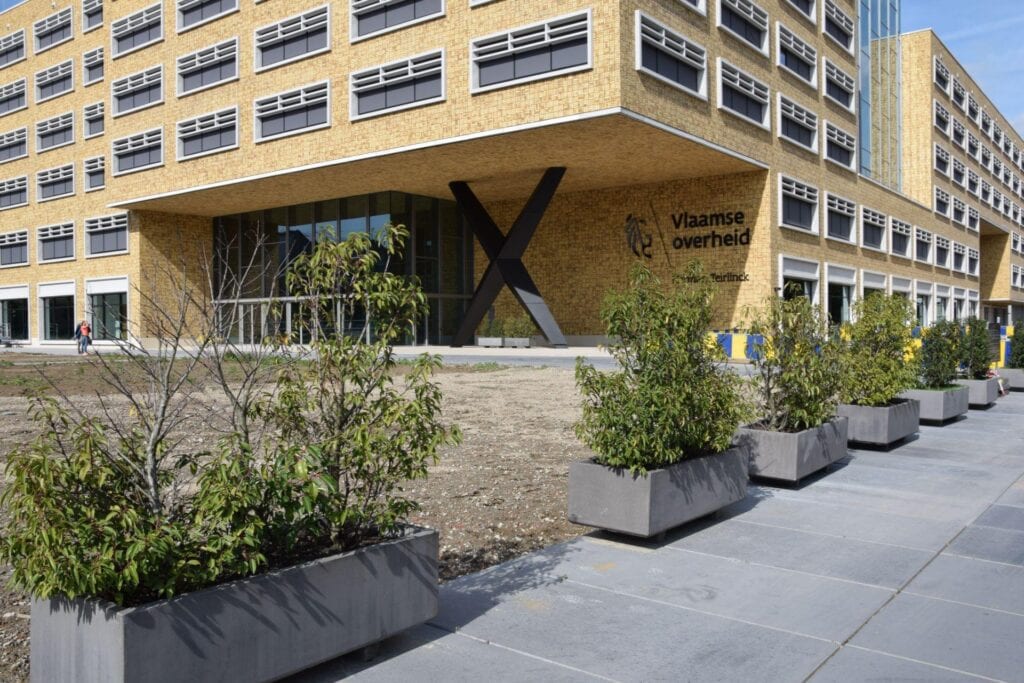 Tour&taxis - Herman Teirlinck gebouw - Zitranden binnentuin