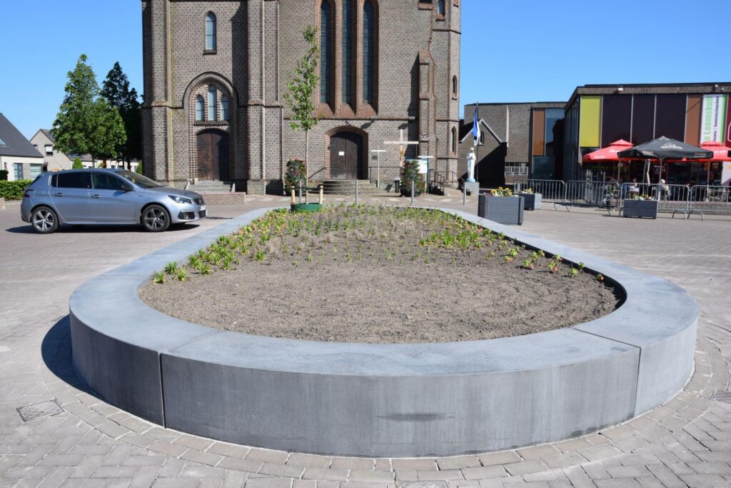Inrichting kerkplein - Zitranden