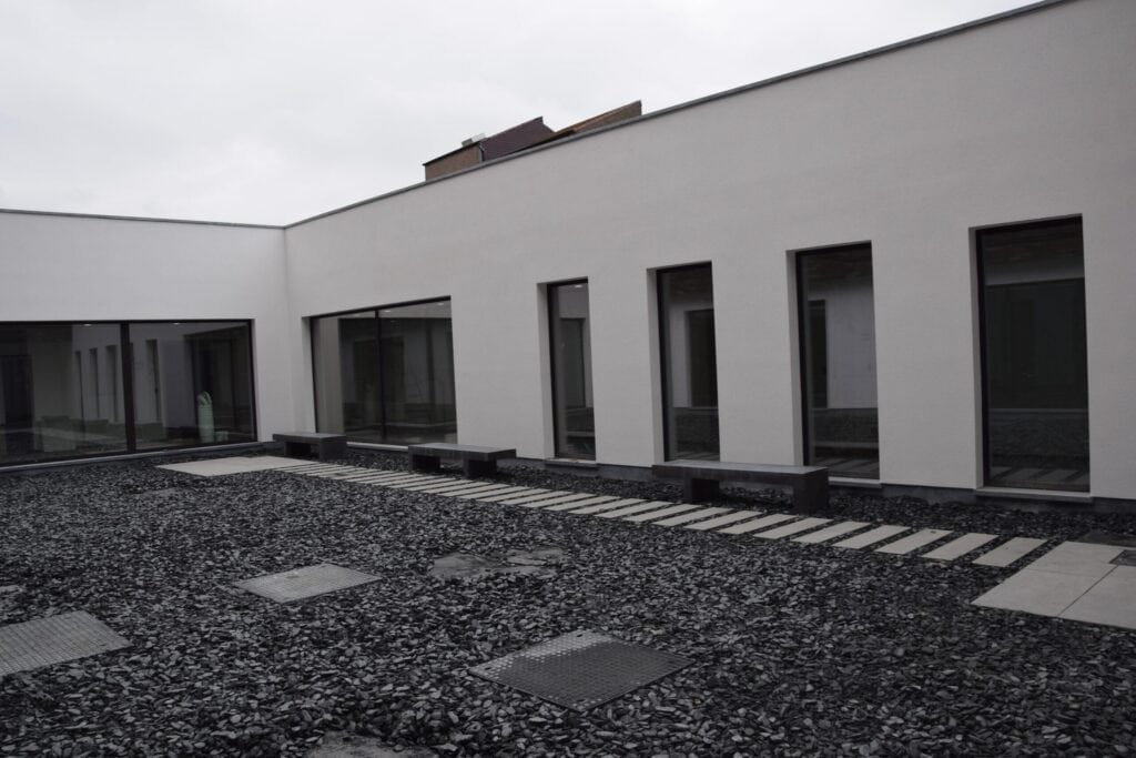 Nieuwbouw Politiekantoor - Zitbanken