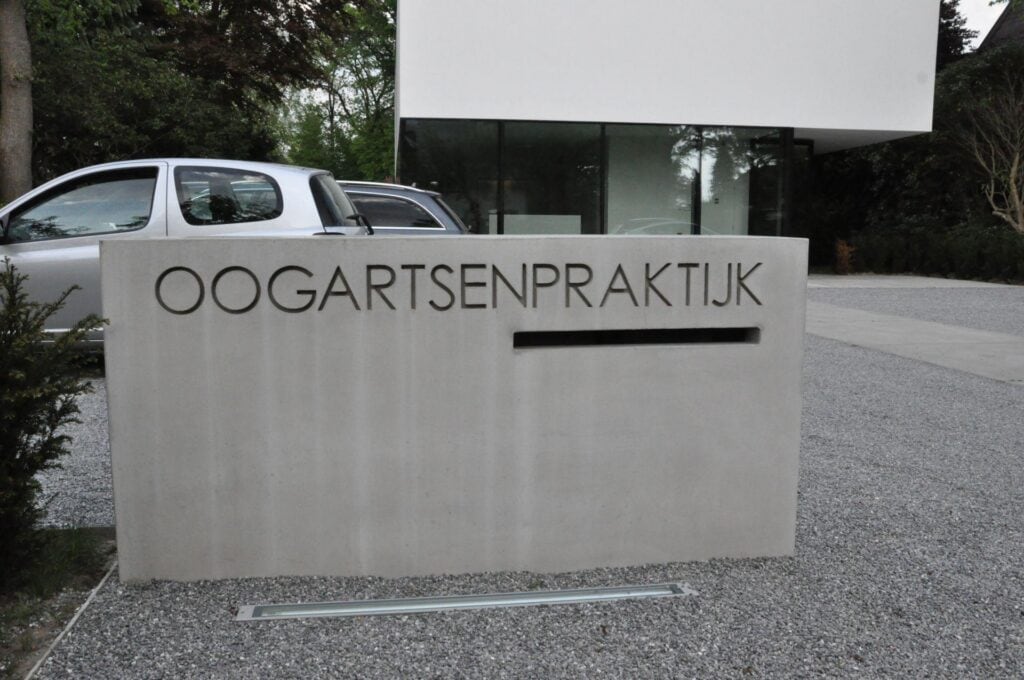 Oogartsenpraktijk – Brievenbus op maat