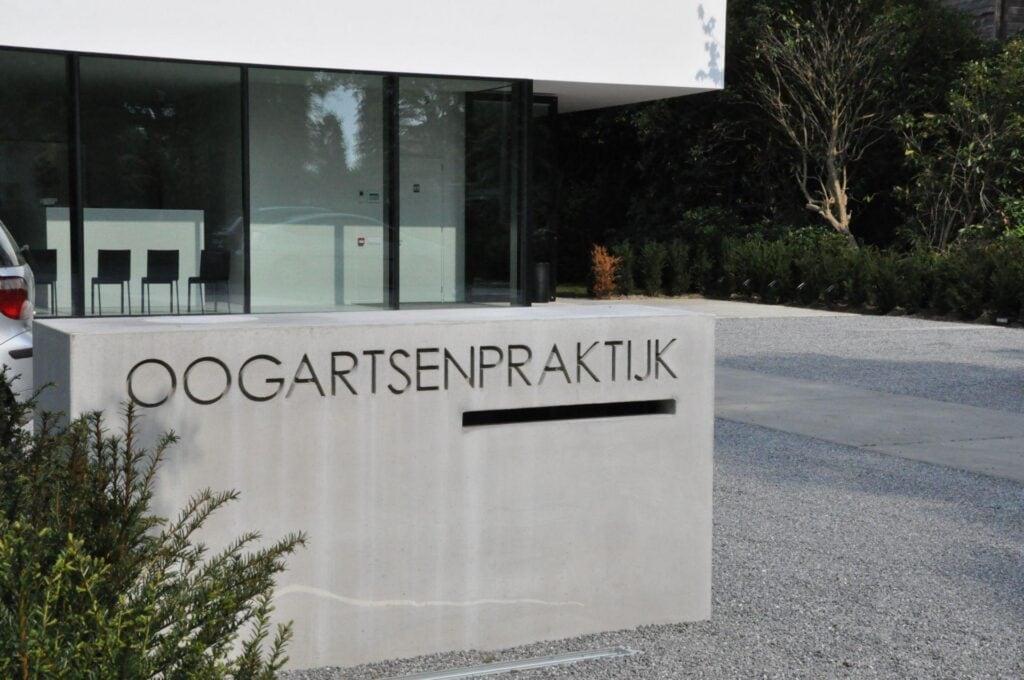 Oogartsenpraktijk - Brievenbus op maat
