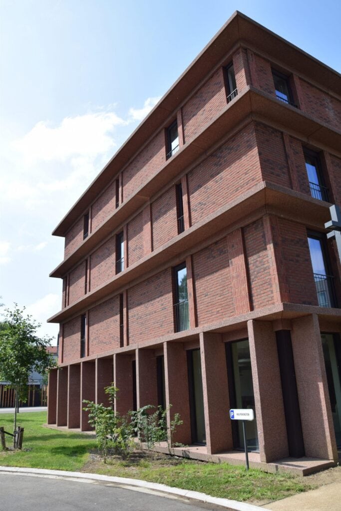 WZC "Het Molenhof" Leuven - Luifels en kolommen