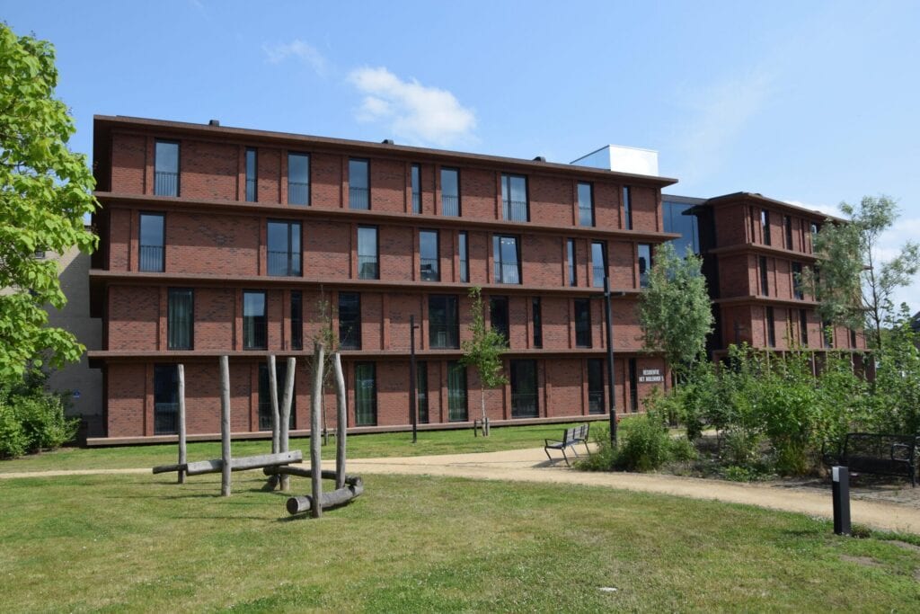 WZC "Het Molenhof" Leuven - Luifels en kolommen