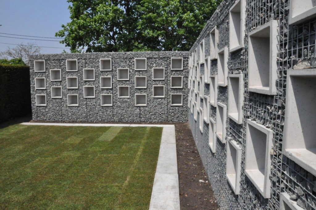 Columbariumnissen in schanskorven