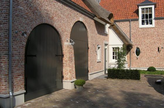Architectonisch betonelementen in landhuis